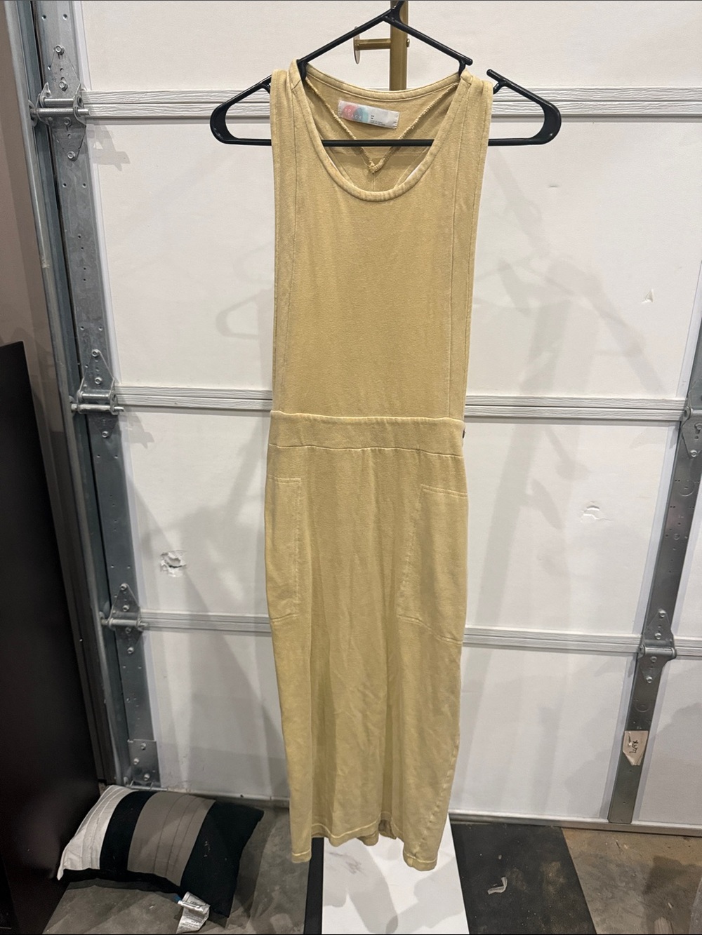 Sleeveless Pale Yellow Maxi Dress with Pocket Detail